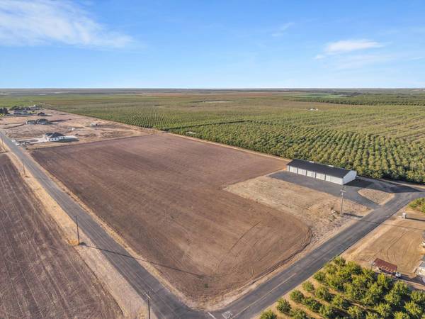 8371 S La Castella LN, Escalon, CA 95230 — vacant land for sale
